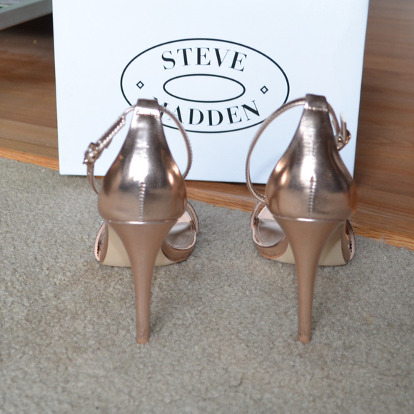 STEVE MADDEN Ankle Strap Heels - Picture 6 of 8